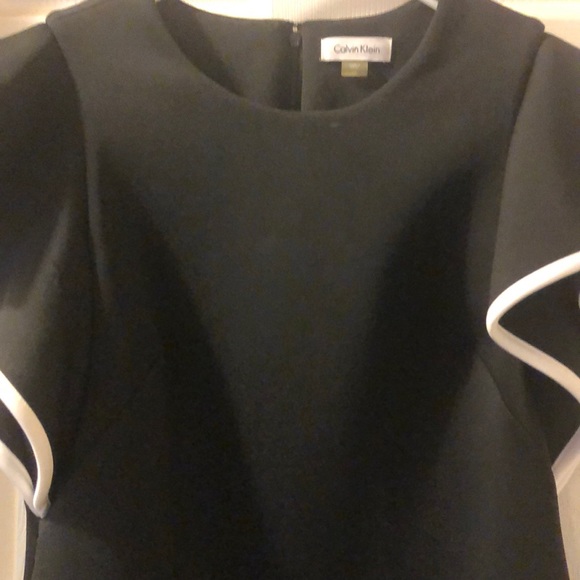 Dresses - Picture 3 of 3